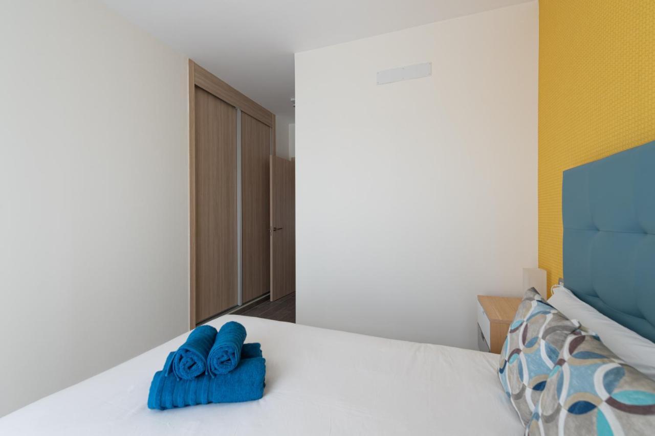 Homeforguest Apartamento En Residencia De Lujo Con Terraza Y Piscina La Guirra ภายนอก รูปภาพ