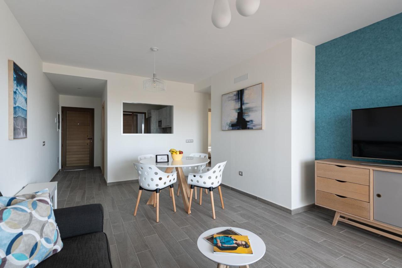 Homeforguest Apartamento En Residencia De Lujo Con Terraza Y Piscina La Guirra ภายนอก รูปภาพ